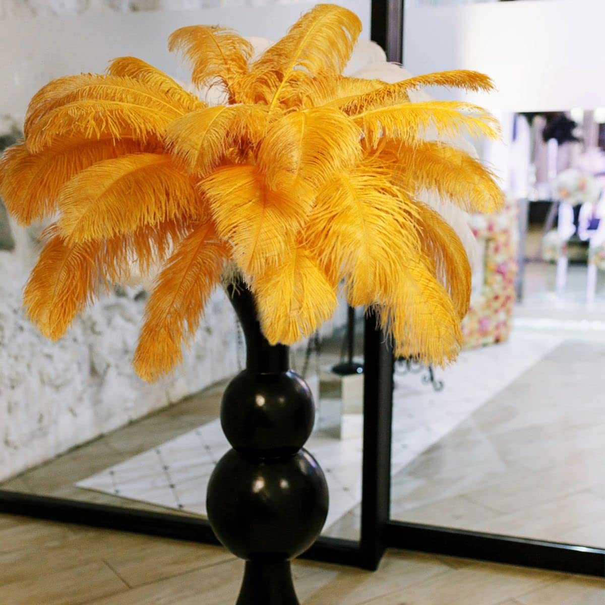 10pcs Large Ostrich Feathers 16-18 inch 40-45 cm Fluffy Feather for Crafts Home Party Decoration Wedding Centerpieces Clothes Vase Decor (White)