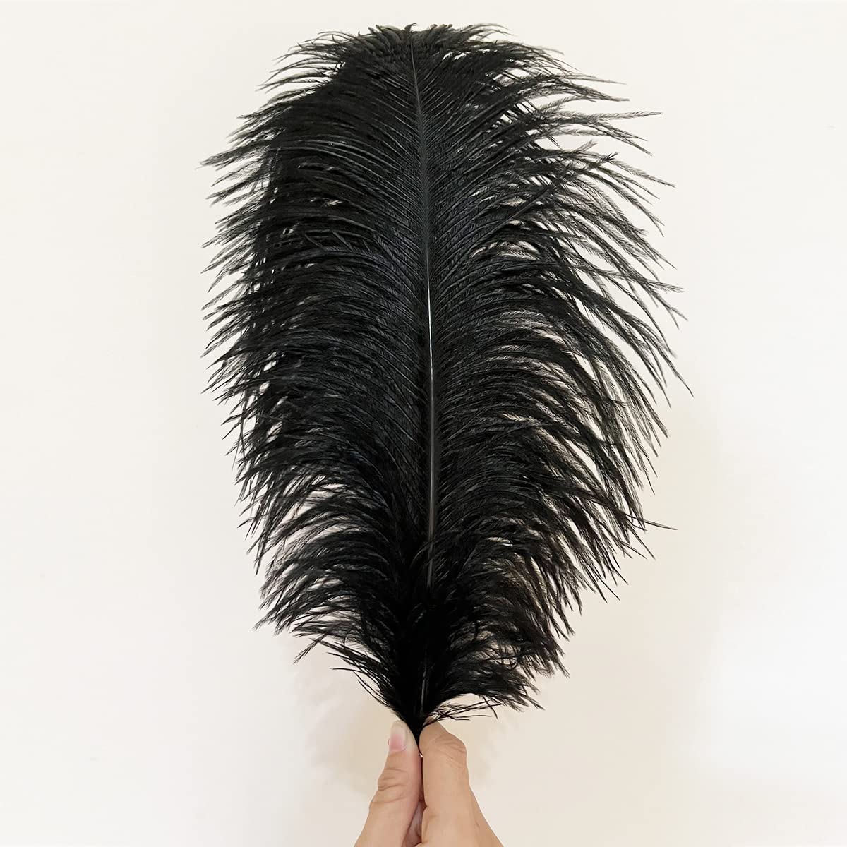 10pcs Large Ostrich Feathers 16-18 inch 40-45 cm Fluffy Feather for Crafts Home Party Decoration Wedding Centerpieces Clothes Vase Decor (White)